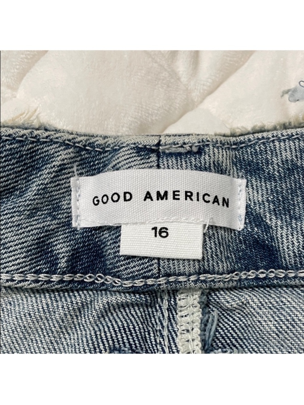 Good American Icon inseam Slit Jean - Picture 10 of 12